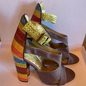 Like new Nine West Heels Colourful Rattan Material